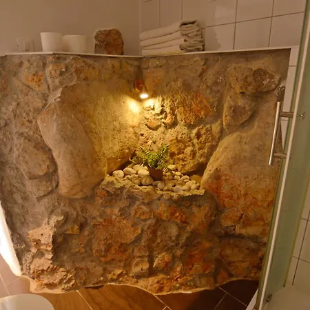Zora Apartmán *